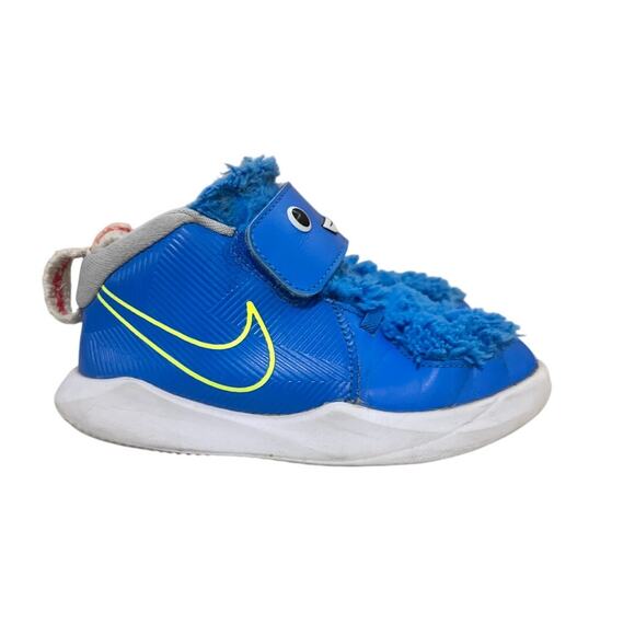 Nike Team Hustle D 10 Monster Shoes Blue Furry Face Toddler Size 10C Rare Cute - Picture 1 of 8